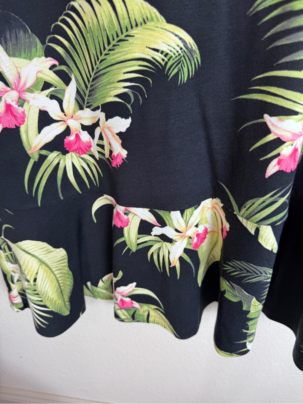 Tommy Bahama M Black Tropical Floral Shift Dress Sleeveless Knee Zip Stretch - Picture 3 of 12